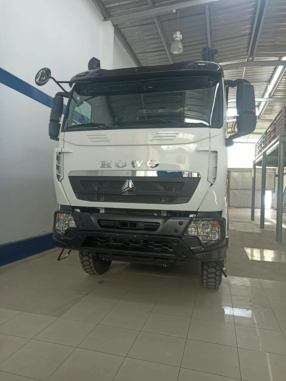 HOWO T7H Volquete 6x4 540 HP
