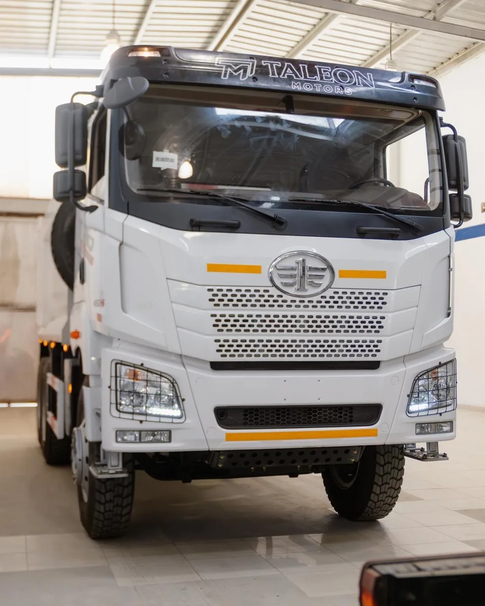 Volquete 6x4 460 HP JH6 MT