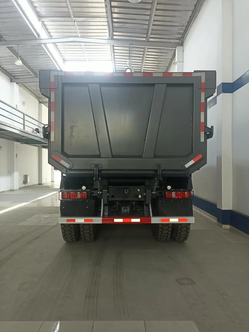 HOWO T7H Volquete 6x4 540 HP